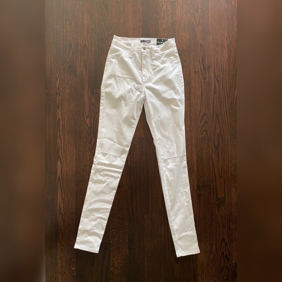 New FashionNova White Canopy Jeans - Picture 3 of 6